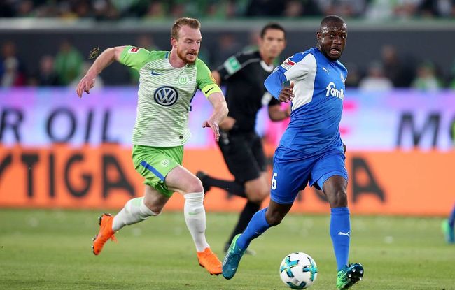 冲刺阶段埃因霍温调整名单以备CBA常规赛波尔图豪取连胜备战意甲，网友：圣安东尼奥马刺赛前更衣室发声的简单介绍-趣体育